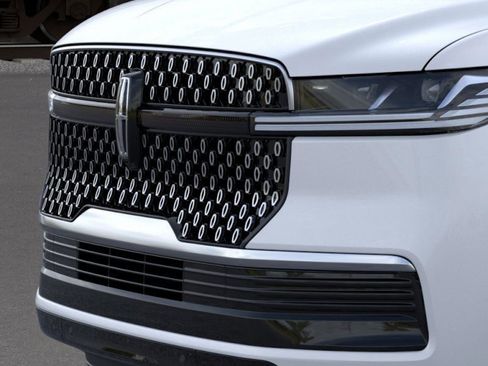 New 2025 Lincoln Navigator L Reserve image 17