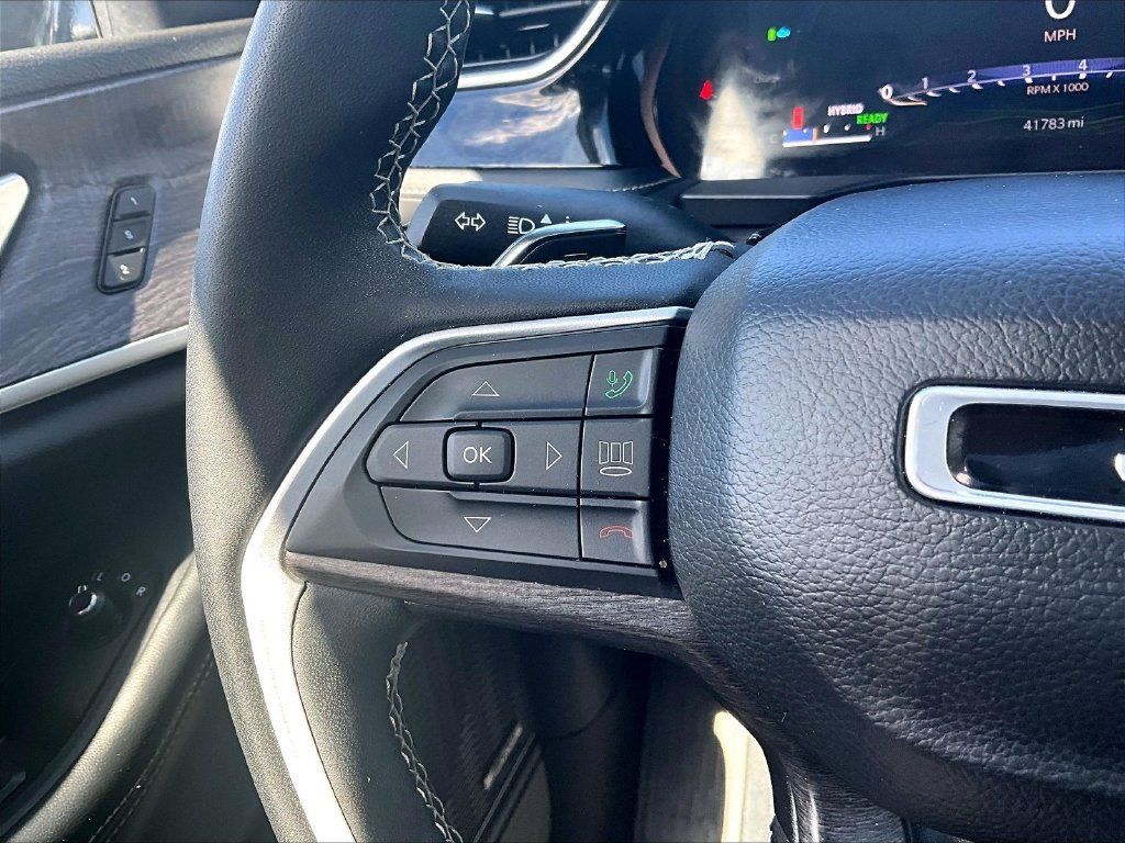 Used 2023 Jeep Grand Cherokee 4WD 4xe image 23