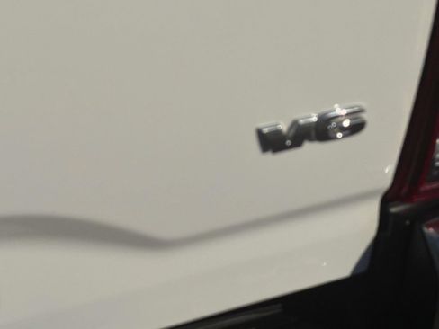 Used 2019 Toyota Tacoma SR5 AWD/4WD image 7