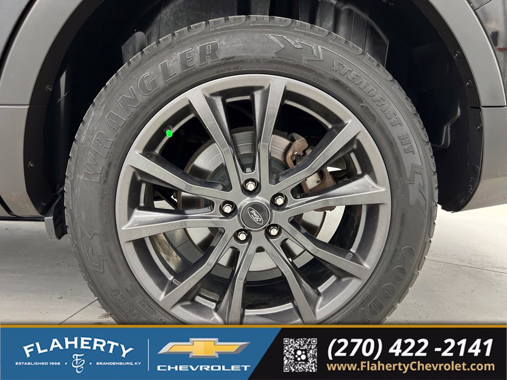 Used 2018 Ford Explorer XLT w/ Equipment Group 202A AWD/4WD image 20