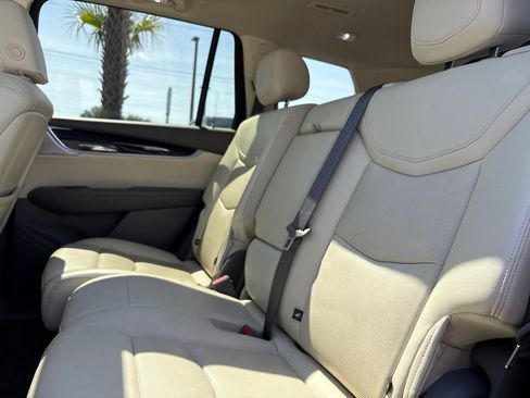 Used 2023 Cadillac XT6 Premium Luxury FWD image 20