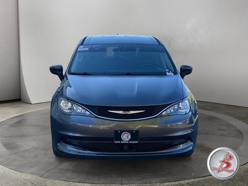 Used 2021 Chrysler Voyager LX image 2