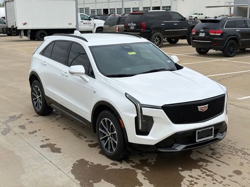 Certified 2025 Cadillac XT4 Sport w/ Cold Weather Package image 10