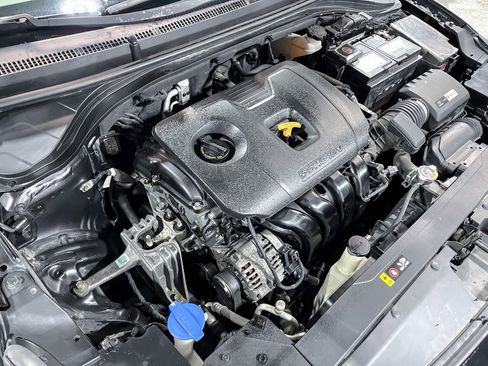 Used 2019 Hyundai Elantra SE w/ Cargo Package image 29