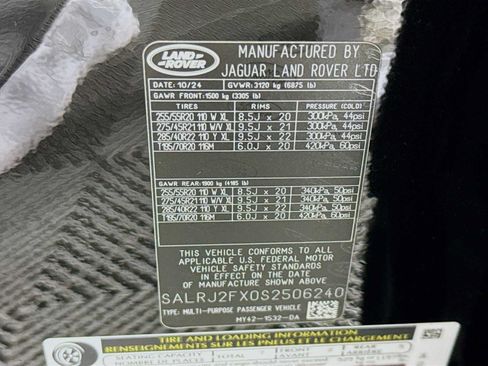 Used 2025 Land Rover Discovery S AWD/4WD image 50