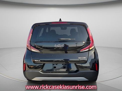 Used 2023 Kia Soul S FWD image 7