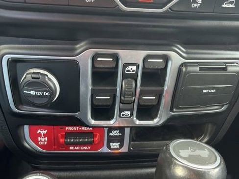 Used 2021 Jeep Wrangler Unlimited Rubicon image 24