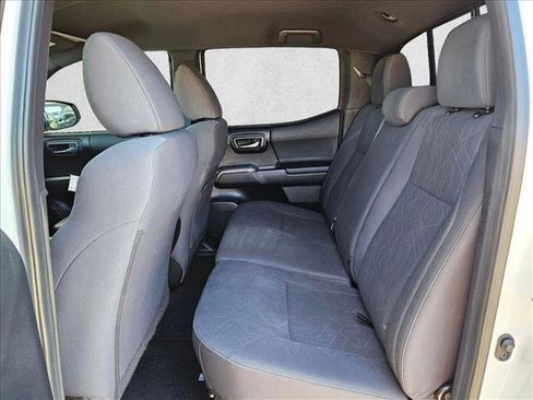 Used 2016 Toyota Tacoma TRD Off-Road image 18