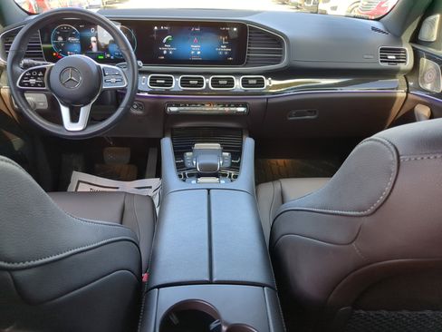 Used 2023 Mercedes-Benz GLS 450 4MATIC image 15