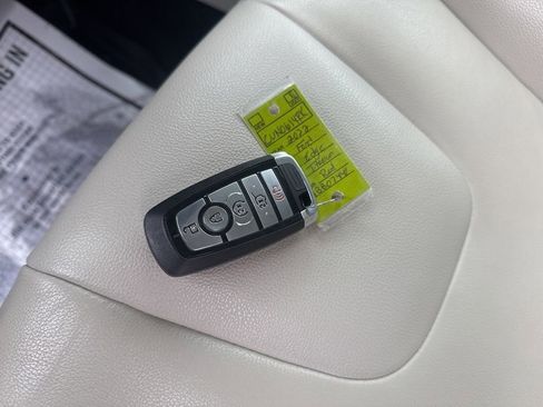 Certified 2022 Ford Edge Titanium w/ Class II Trailer Tow Package image 54