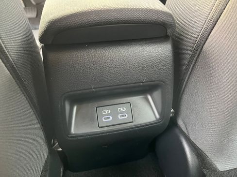 Used 2025 Toyota Corolla LE image 24