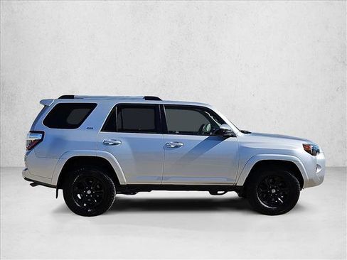 Used 2020 Toyota 4Runner SR5 image 4