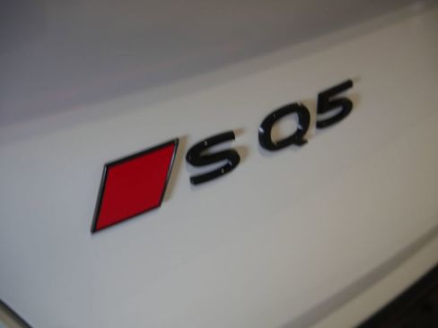 New 2026 Audi SQ5 Premium Plus image 9