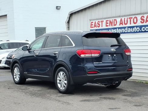 Used 2017 Kia Sorento AWD image 3