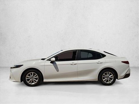 Used 2025 Toyota Camry LE FWD image 9