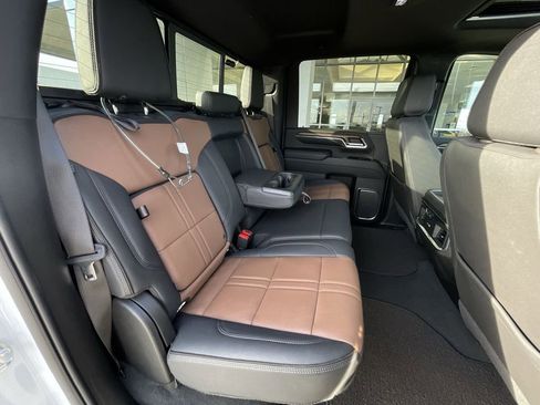 Certified 2024 Chevrolet Silverado 3500 High Country w/ High Country Premium Package AWD/4WD image 26