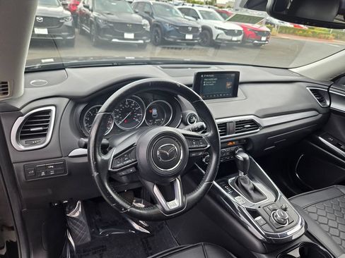 Used 2018 MAZDA CX-9 Touring w/ Touring Premium Package FWD image 9