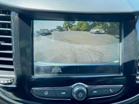 Used 2019 Chevrolet Trax LT w/ LT Convenience Package FWD image 15