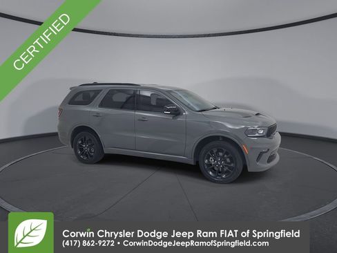 Used 2023 Dodge Durango GT image 2