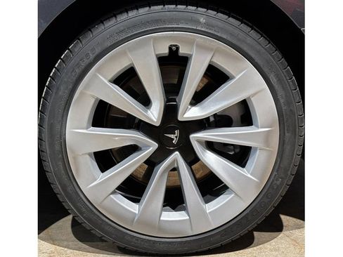 Used 2023 Tesla Model 3 Standard Range image 9