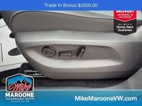 Used 2025 Volkswagen Tiguan SE R-Line image 12