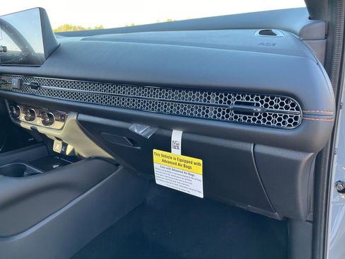 Certified 2026 Honda HR-V Sport image 28