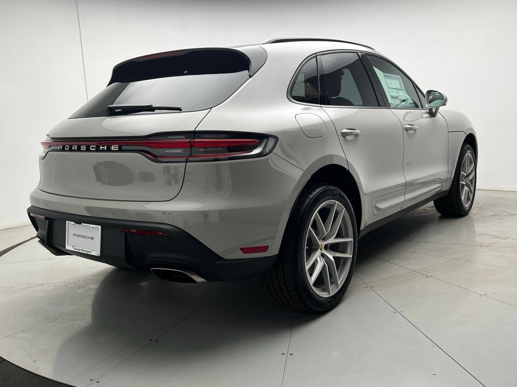 Used 2026 Porsche Macan AWD/4WD image 22