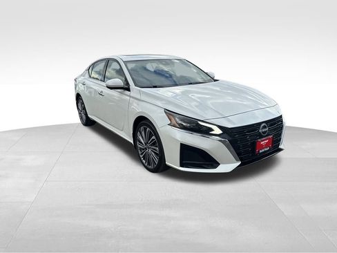 Used 2023 Nissan Altima 2.5 SL image 43