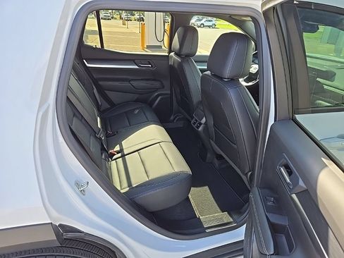 Used 2025 GMC Terrain Elevation w/ Elevation Premium Package AWD/4WD image 12