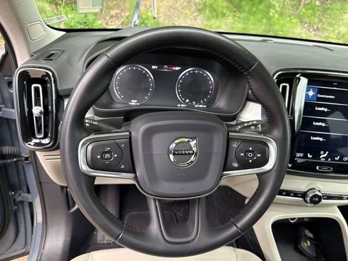 Used 2020 Volvo XC40 T5 Momentum w/ Protection Package Premier AWD/4WD image 19