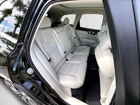 Used 2022 Volvo XC60 T8 Inscription w/ Advanced Package AWD/4WD image 26