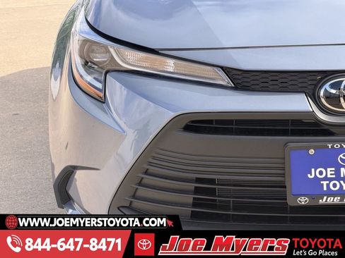 Used 2026 Toyota Corolla LE image 5