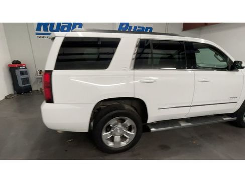 Used 2019 Chevrolet Tahoe LT w/ LT Signature Package image 9