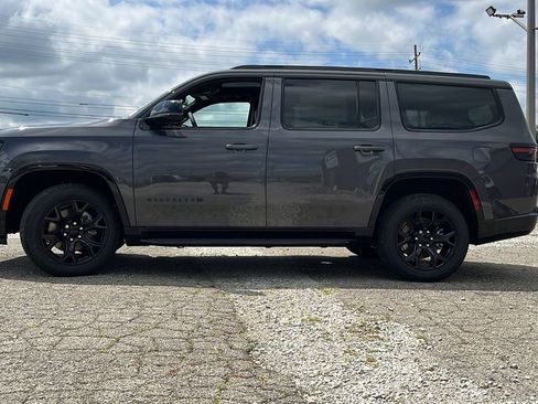 Used 2024 Jeep Wagoneer Series II image 6