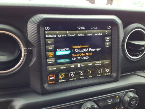 Used 2022 Jeep Wrangler Unlimited Sahara w/ Cold Weather Group AWD/4WD image 25