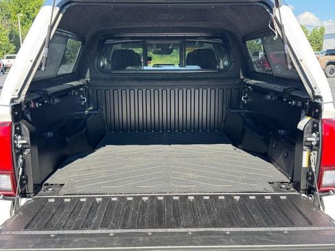 Certified 2022 Toyota Tacoma SR w/ SR Convenience Package RWD image 4