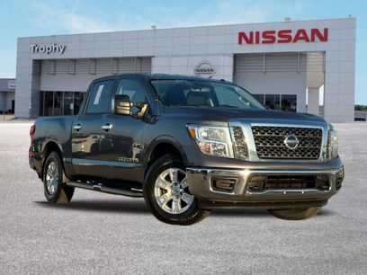 Used 2018 Nissan Titan SV w/ SV Convenience Package