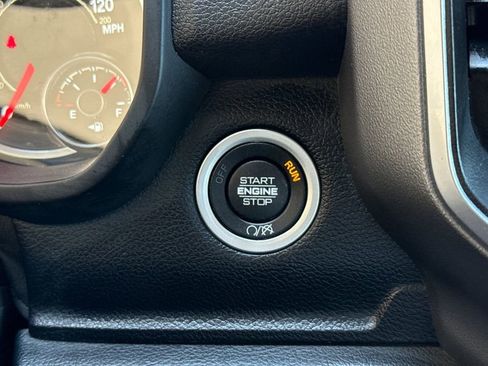 Used 2024 RAM 2500 Big Horn image 32