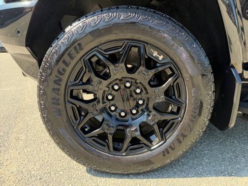 Used 2025 GMC Hummer EV 2X AWD/4WD image 9