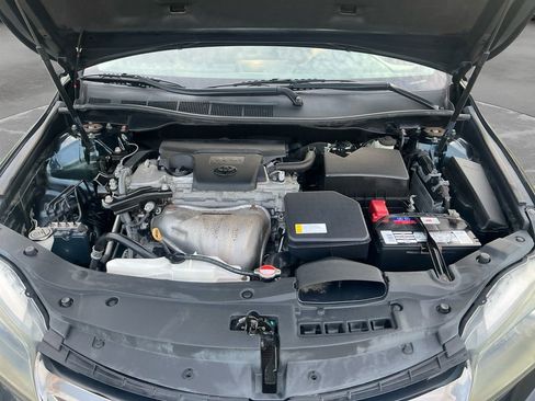 Used 2016 Toyota Camry SE w/ Moonroof Package image 16