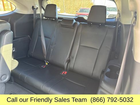 Certified 2023 Toyota Highlander XLE image 34