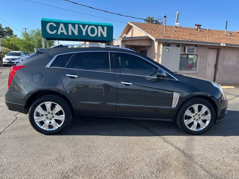 Used 2016 Cadillac SRX Luxury w/ Driver Awareness Package FWD image 3