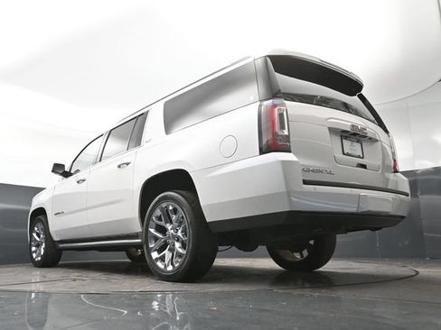 Used 2018 GMC Yukon XL SLT w/ Open Road Package AWD/4WD image 32