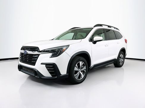 Used 2024 Subaru Ascent Premium w/ Convenience Package image 3
