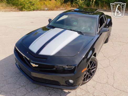 Used 2011 Chevrolet Camaro SS w/ RS Package image 4