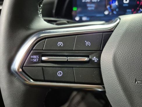 New 2026 Chevrolet Equinox LT w/ Convenience Package II FWD image 18