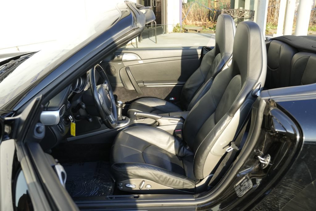 Used 2006 Porsche 911 Carrera S RWD image 24