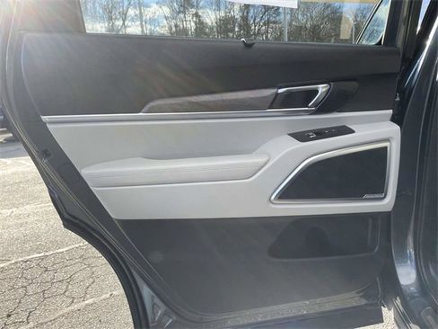 Used 2021 Kia Telluride SX w/ SX Prestige Package image 16