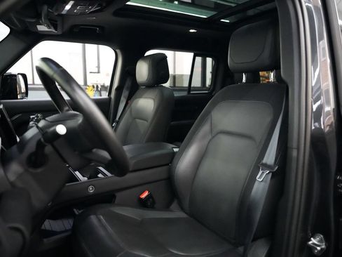 Used 2023 Land Rover Defender 130 X-Dynamic SE AWD/4WD image 28