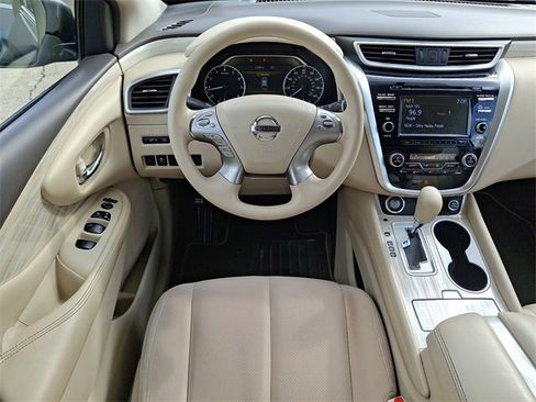 Used 2017 Nissan Murano S image 11